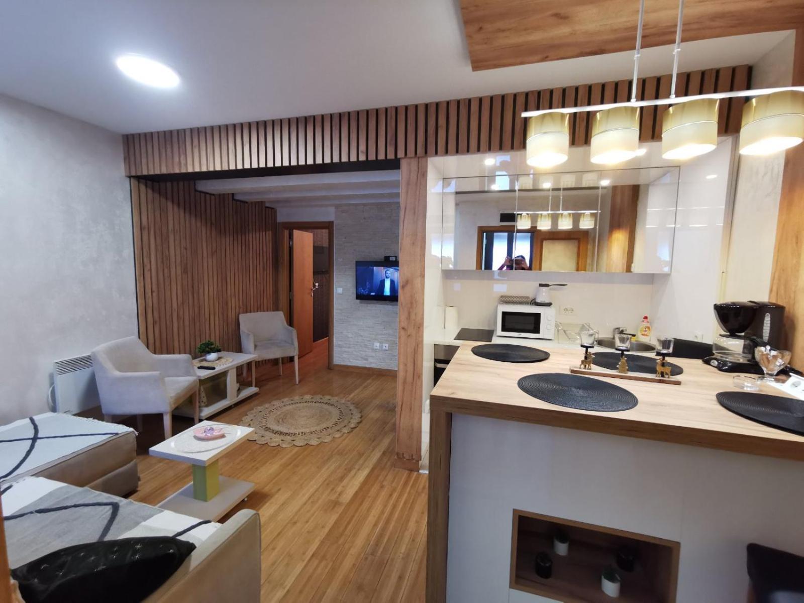 Apartman Adrijan ซลาตีบอร์ ภายนอก รูปภาพ